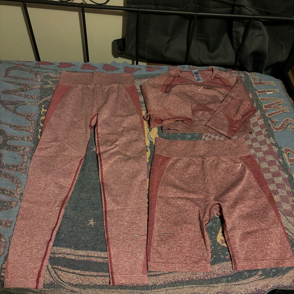 ***SOLD*** Gymshark set size large and xl